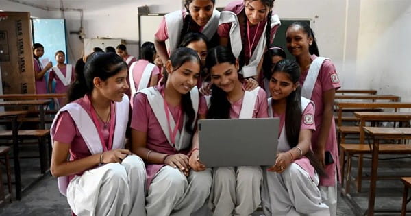 CBSE Board 12th Result 2024 : सीबीएसई बोर्ड 12वीं में 87.98% स्टूडेंट्स पास, लड़कियों ने मारी बाजी