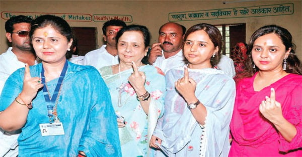 चौथे चरण की वोटिंग: 17 करोड़ मतदाताओं ने 1,700 उम्मीदवारों की किस्मत ईवीएम में बंद की