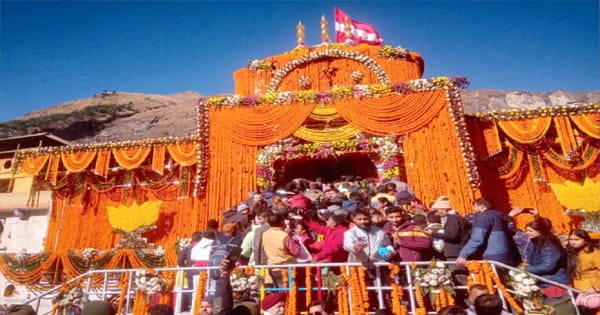 Badrinath Dham : 650 से अधिक यात्री बद्रीनाथ के दर्शन किए बिना ही लौटे, चारधामों के दर्शन के लिए पंजीकरण अनिवार्य