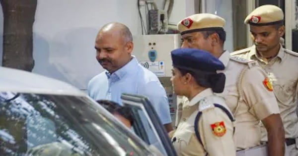 स्वाति मालीवाल केस : बिभव कुमार को 14 दिन की न्यायिक हिरासत में भेजा, केजरीवाल के PA ने गिरफ्तारी को दी थी चुनौती