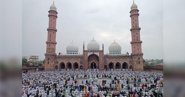 Eid-Al-Adha 2024 : देशभर में मनाया जा रहा ईद-उल-अजहा का त्योहार, भोपाल में बारिश के बीच अदा की गई ईद की नमाज