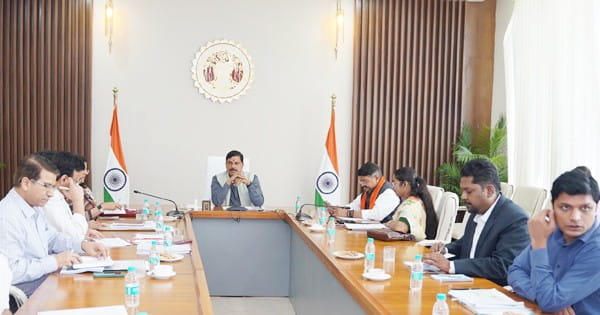 CM डॉ. मोहन यादव ने की मेट्रो प्रोजेक्ट की समीक्षा, भोपाल मेट्रो का काम 2027 में होगा पूरा, भोपाल में 27 और इंदौर में 25 मेट्रो चलाई जाएंगी