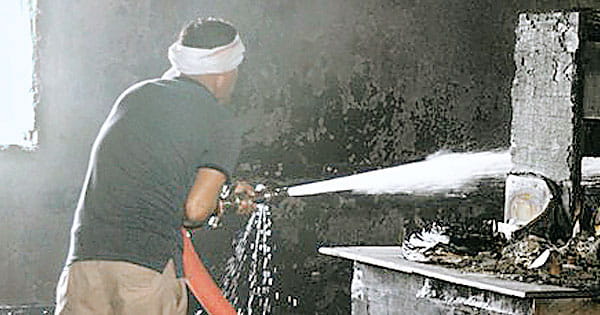 जेयू के न्यूरो साइंस डिपार्टमेंट में लगी आग लैब जलकर खाक, 40 लाख का नुकसान