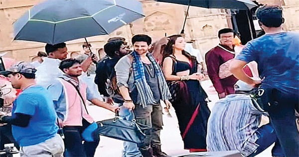 भूल भुलैया 3 की शूटिंग ओरछा में...माधुरी, डिमरी, आर्यन पहुंचे