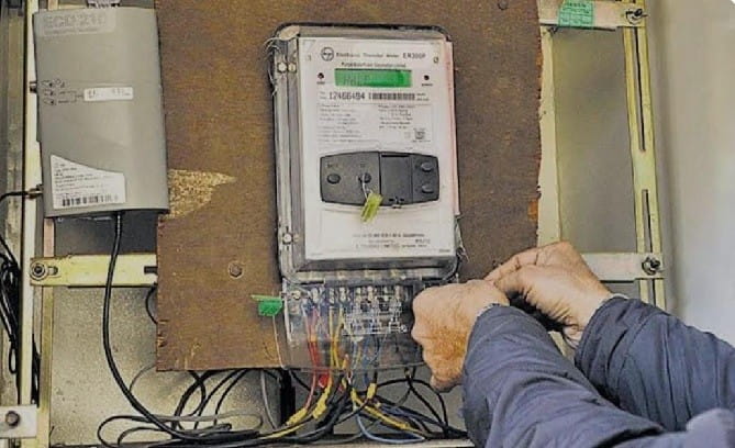 स्मार्ट मीटर के नाम पर छले जा रहे उपभोक्ता