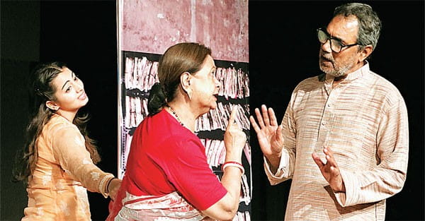 नाटक ‘चौथी सिगरेट’ में दिखाई लेखक की मन:स्थिति, टिकट के बाद भी सीटें फुल