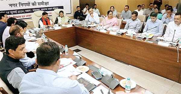 मंत्री विजयवर्गीय बोले- इतना डर रहे हो तो किराने की दुकान खोल लो