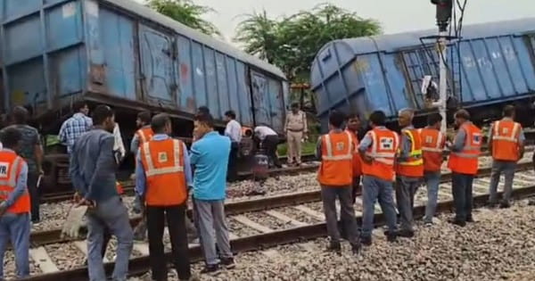 राजस्थान के अलवर में ट्रेन हादसा : रेलवे ट्रैक पर पटरी से उतरे मालगाड़ी के 3 डिब्बे, रेल यातायात प्रभावित