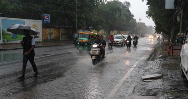 MP Weather Update : मध्य प्रदेश में बारिश ने पकड़ी रफ्तार, भोपाल समेत कई जिलों में अलर्ट; अब तक 14.6 इंच पानी गिरा