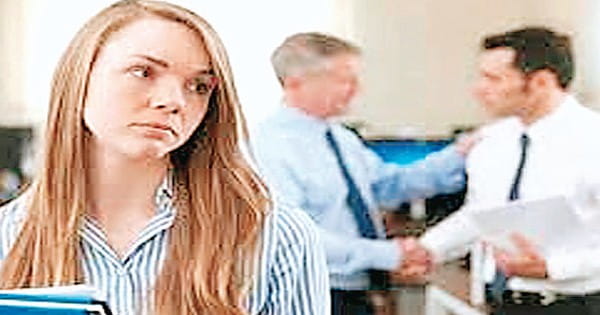 कार्यस्थल पर करीब 42 प्रतिशत महिला कर्मचारी भेदभाव की होती हैं शिकार: रिपोर्ट