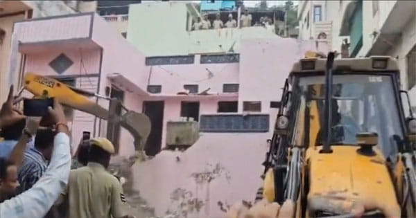 उदयपुर चाकूबाजी : टेंशन के बीच आरोपी के घर पर चला बुलडोजर, 10 पॉइंट में जानिए आखिर हिंसा क्यों फैली?