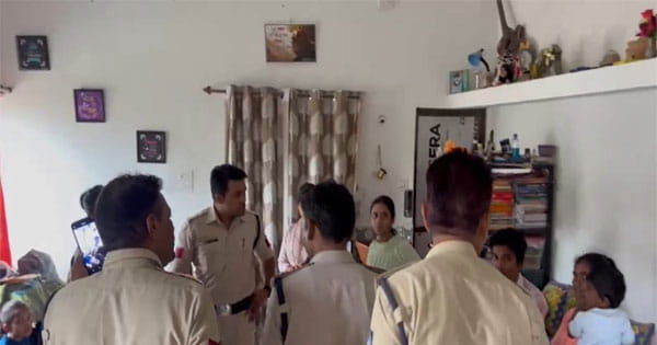 MP के बैतूल में धर्मांतरण की कोचिंग : धर्म सभा में कर रहे थे बच्चों का ब्रैनवॉश, जानिए फिर क्या हुआ?