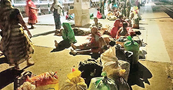 फसलें हुईं बर्बाद, इसलिए काम की तलाश में सैकड़ों मजदूरों का पलायन