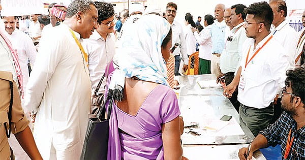 डिंडोरी में आरएसएस ने लगाया सबसे बड़ा हेल्थ कैंप, 10 हजार मरीज पहुंचे