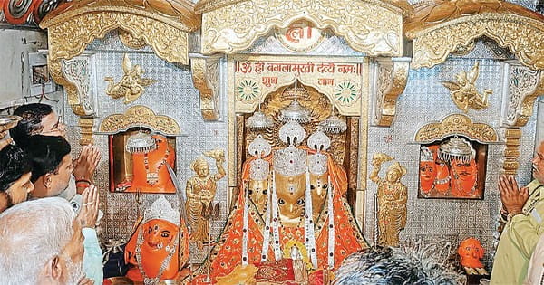 नलखेड़ा...बगलामुखी मंदिर में 1,000किलो चांदी,10 किग्रा सोने से हो रही नक्काशी