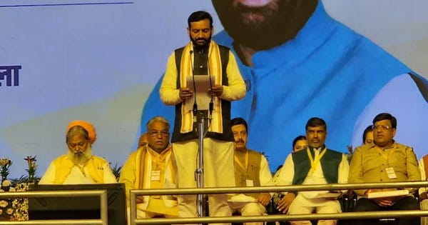 Haryana CM Nayab Singh Saini Oath : दूसरी बार हरियाणा के मुख्यमंत्री बने नायब सैनी, 13 मंत्रियों ने ली शपथ, मोदी-शाह-नड्डा रहे मौजूद