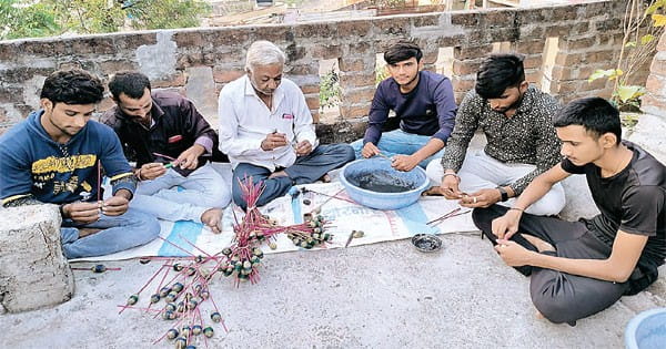 परंपरा : तुर्रा व कलगी दल के बीच अग्निबाणों से होगा रोमांचक युद्ध