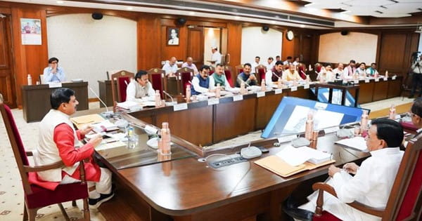 Mohan Cabinet Meeting : मध्य प्रदेश सिविल सेवा में महिलाओं को 35% आरक्षण, 254 नकद खाद विक्रय केंद्र खुलेंगे, असिस्टेंट प्रोफेसर की बढ़ी आयु सीमा