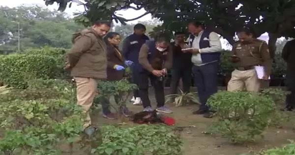 नई दिल्ली : नए संसद भवन के सामने व्यक्ति ने खुद को लगाई आग, गंभीर रूप से घायल युवक अस्पताल में भर्ती