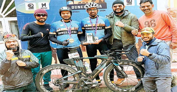 53 घंटे 31 मिनट में नंदन और जामरान ने 1350 किमी साइकलिंग करके जीती ड्यून्स अल्ट्रा रेस