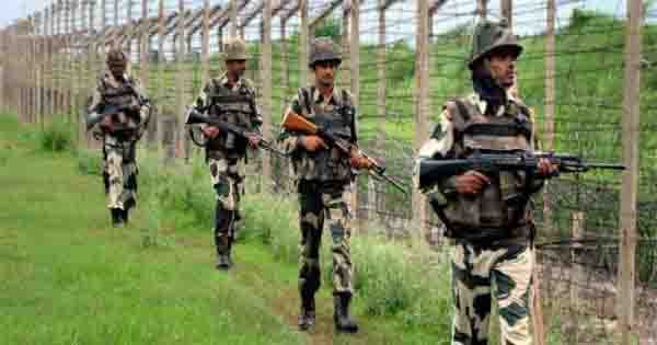 बीएसएफ ने अमृतसर सीमा पर पाकिस्तानी घुसपैठिया मार गिराया