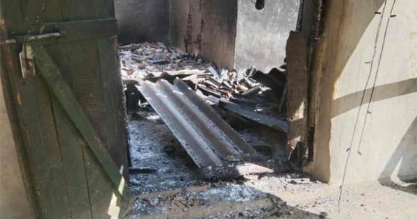 Chhattisgarh News : रायगढ़ में एक ही परिवार के तीन लोगों की मौत, पत्नी और बेटी जिंदा जली, पेड़ पर लटका मिला पति का शव
