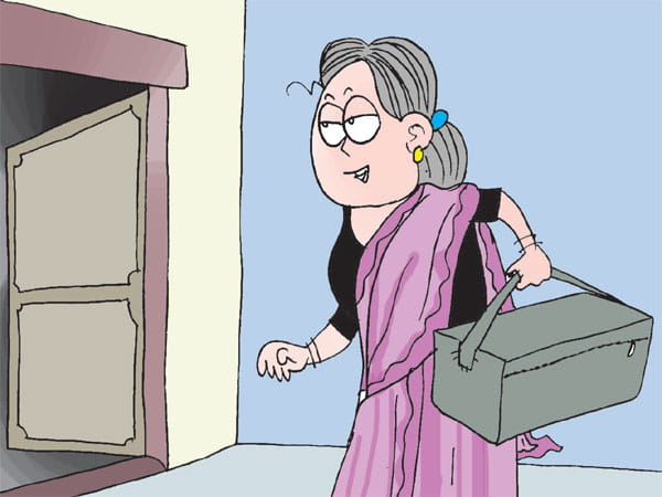 बेटियों के कारण मायके चली गई थी सौतेली मां, दामादों की पहल पर लौटी घर
