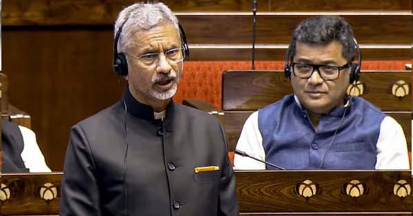 ‘ऐसा पहली बार नहीं हो रहा है...’, डिपोर्टेशन पर बोले विदेश मंत्री, विपक्ष ने हथकड़ी पहनकर किया प्रदर्शन