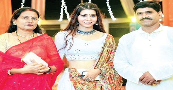 सतना: गांव की बेटी को बॉलीवुड से मिले 45 लाख के दो प्रोजेक्ट