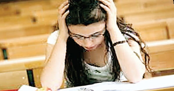 ब्लैंक आउट होने से बचने के लिए रात की नींद पूरी लें, परफॉर्मेंस प्रेशर एंग्जाइटी से बचें