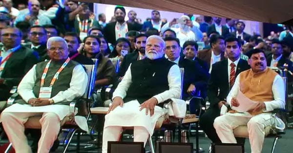 भोपाल में ग्लोबल इन्वेस्टर्स समिट का आगाज : PM नरेंद्र मोदी और CM डॉ. मोहन यादव पहुंचे, देखें LIVE