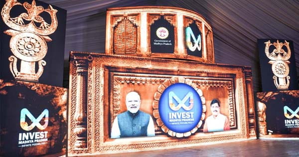 ग्लोबल इन्वेस्टर्स समिट के लिए 181 करोड़ में सजा भोपाल, नगर निगम, पीडब्ल्यूडी और स्मार्ट सिटी ने सजाया शहर, 15 दिन में 5000 बिजली खंभों पर पुताई