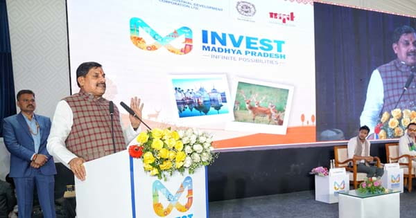 GIS 2025 : सीएम की निवेशकों से चर्चा जारी, डॉ. मोहन यादव ने कहा- एविएशन नीति में किए बदलाव, आयुष्मान कार्ड धारकों को मिलेगी एयर एंबुलेंस सेवा