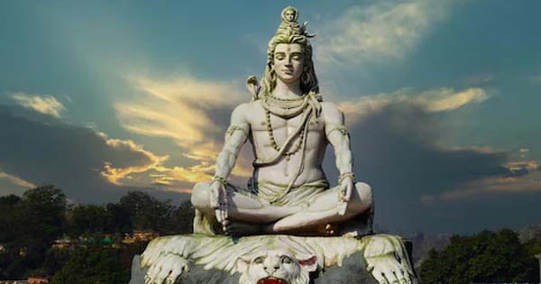 Mahashivratri 2025 : इस बार महाशिवरात्रि पर रहेगा भद्रा का साया, जानिए कब और कैसे करें महादेव का जलाभिषेक