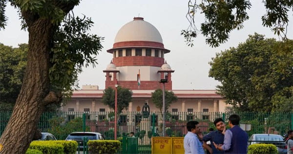दागी नेताओं को ताउम्र बैन करना ठीक नहीं, ये तय करना संसद का अधिकार : सुप्रीम कोर्ट से बोली केंद्र सरकार