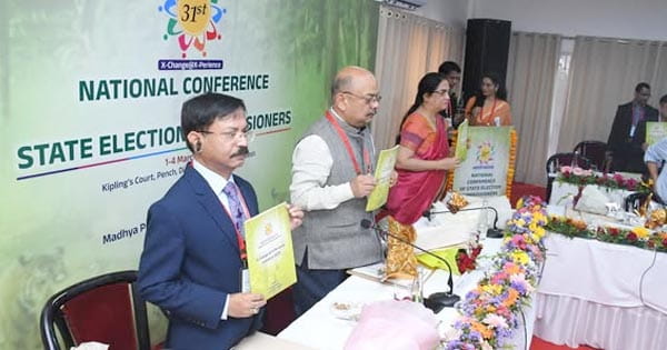 EVM के बाद अब पंचायत एवं नगरीय निकाय चुनावों में पेपरलेस बूथ की तैयारी, MP निवार्चन आयुक्त ने कहा- डिजिटल तकनीकों से प्रक्रिया सुगम होगी