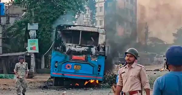 वक्फ कानून के विरोध में बंगाल में हिंसा, भीड़ ने की पिता-पुत्र की हत्या, अब तक 3 की मौत, इंटरनेट सेवाएं बंद!