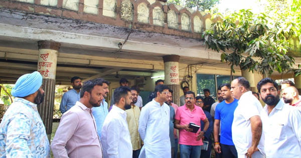इंदौर में जल आपूर्ति व्यवस्था पर महापौर की सख्ती, नर्मदा पंपिंग स्टेशन का किया औचक निरीक्षण, कहा- सभी को मिले बराबर पानी, कोई भेदभाव नहीं चलेगा