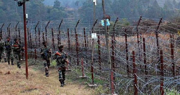 जम्मू-कश्मीर : पाकिस्तान ने LoC पर रातभर की फायरिंग, भारत ने दिया जवाब; बांदीपोरा में सुरक्षाबलों की आतंकवादियों से मुठभेड़ जारी