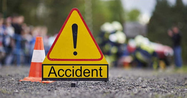 अशोकनगर में एक्सीडेंट: अज्ञात वाहन ने मारी बाइक को टक्कर, 1 की मौत दूसरा घायल, शादी के लिए लड़की देखकर लौट रहे थे घर