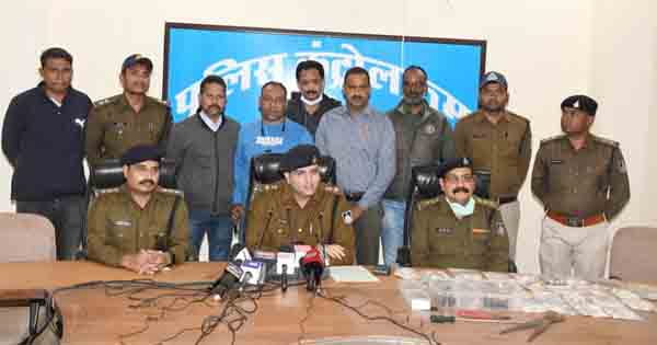 जबलपुर पुलिस ने किया 14 चोरियों का खुलासा, 3 शातिर नकबजनों को गिरफ्तार कर बरामद किए 13 लाख के जेवर