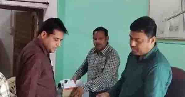 पन्ना में सागर लोकायुक्त की कार्रवाई: सब इंजीनियर को 15 हजार की रिश्वत लेते रंगे हाथों किया गिरफ्तार