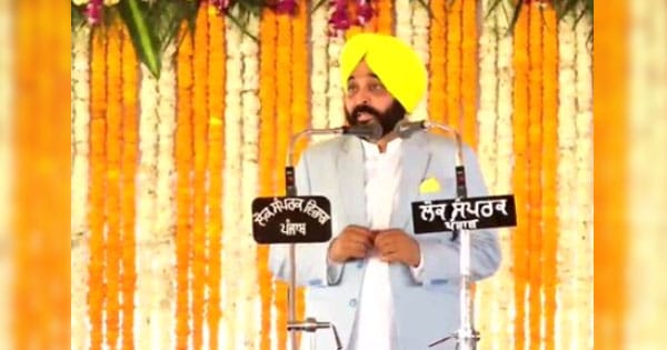 शपथ लेने के बाद भगवंत मान ने कहा- हुकूमत वो करते हैं, जिनका दिलों पर राज होता है...कहने को तो मुर्गे के सिर पर भी ताज होता है!