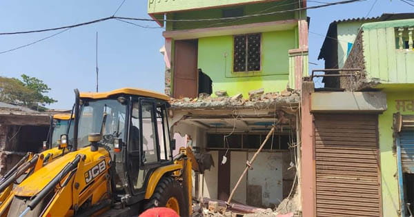 जबलपुर में भी बुलडोजर एक्शन में, करोड़ों की जमीन मुक्त कराई; देखें Video
