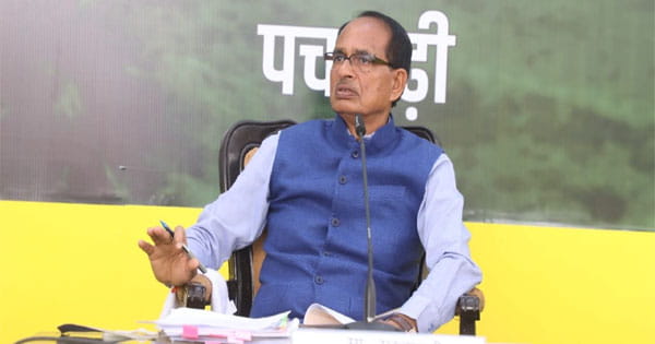 पचमढ़ी में चिंतन बैठक का दूसरा दिन, CM शिवराज ने मंत्रियों के साथ किया पौधारोपण