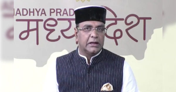 मंत्री विश्वास सारंग ने कांग्रेस पर साधा निशाना : कहा- मेरी शर्ट तुमसे ज्यादा सफेद है, इस पर काम होता है