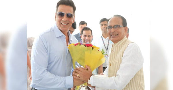 फिल्म 'सेल्फी' की शूटिंग के लिए भोपाल में हैं अक्षय कुमार, सीएम ने मुलाकात के बाद कही ये बात...