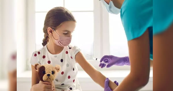 Corona Vaccine : अब लगेगी 6 से 11 साल तक के बच्चों को भी वैक्सीन, ब्रिटेन ने दी मॉडर्ना के टीके को मंजूरी