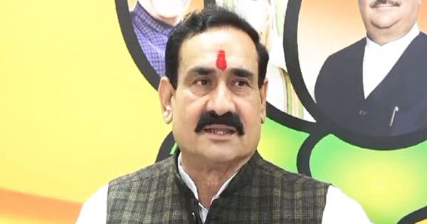 गृह मंत्री नरोत्तम मिश्रा बोले- जैसे-जैसे कांग्रेस के नेता ज्योतिषों को हाथ दिखा रहे हैं, वैसे-वैसे…