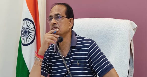 CM शिवराज ने मंदसौर-झाबुआ की समीक्षा बैठक ली, अधिकारियों को दिए ये सख्त निर्देश